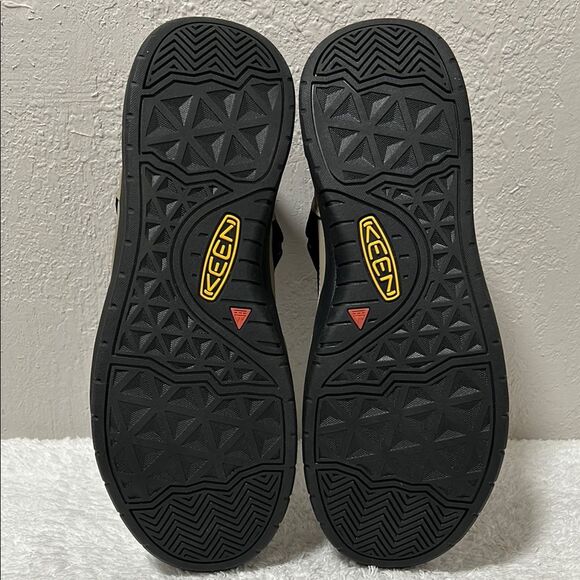 Keen Men’s Size 10 Zerraport Closed Toe Trail Sandals in Timberwolf/Black - Picture 4 of 7